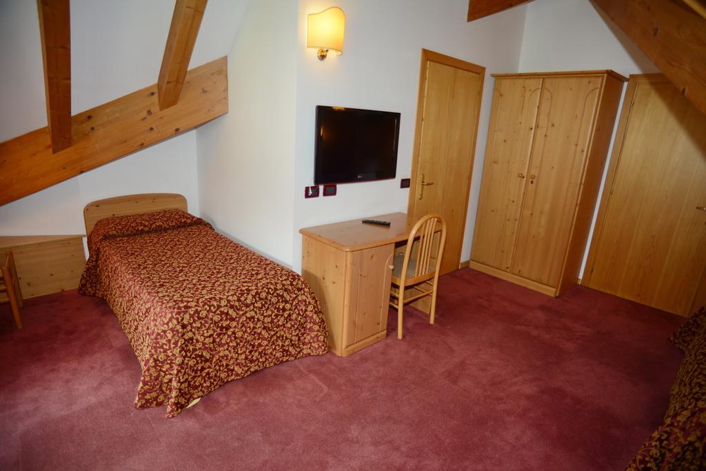 Hotel Canada Andalo Zimmer foto